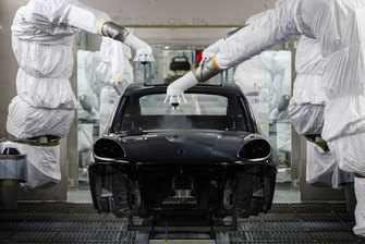 La carrosserie aluminium/acier peut revêtir toutes les couleurs